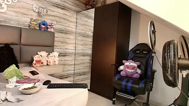 Lovers 21 online show from 02/11/26, 03:44