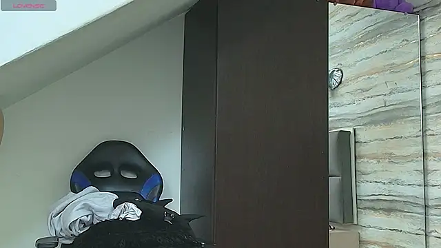 Lovers 21 online show from 04/24/26, 03:53