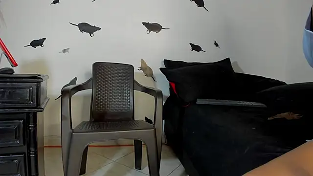 Snapshot of Carlota_flow chatting on 10/24/25, 01:35 Carlota flow online show from 10/24/25, 01:35