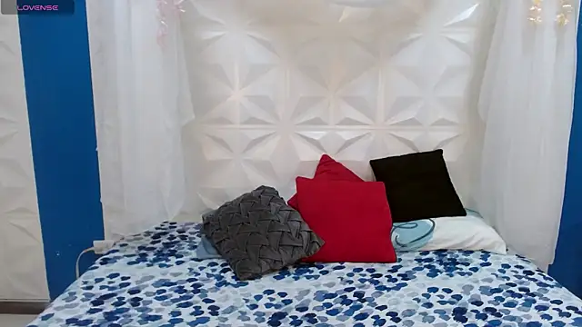 Snapshot of adisson_petite1 chatting on 12/04/25, 05:21 adisson petite1 online show from 12/04/25, 05:21