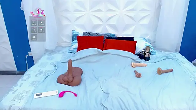 Snapshot of adisson_petite1 chatting on 01/08/26, 06:43 adisson petite1 online show from 01/08/26, 06:43