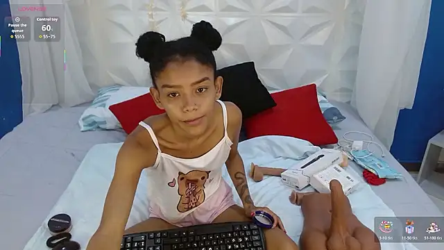 Snapshot of adisson_petite1 chatting on 02/01/26, 05:22 adisson petite1 online show from 02/01/26, 05:22