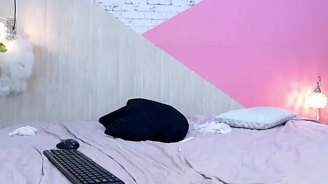 Snapshot of adisson_petite1 chatting on 02/09/26, 05:28 adisson petite1 online show from 02/09/26, 05:28