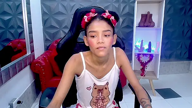 Snapshot of adisson_petite1 chatting on 02/21/26, 05:36 adisson petite1 online show from 02/21/26, 05:36