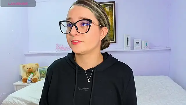 Snapshot of katiaa_lovv chatting on 10/06/25, 12:02 katiaa lovv online show from 10/06/25, 12:02