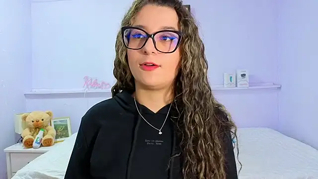 Snapshot of katiaa_lovv chatting on 10/08/25, 11:41 katiaa lovv online show from 10/08/25, 11:41