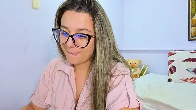 Snapshot of katiaa_lovv chatting on 10/11/25, 11:03 katiaa lovv online show from 10/11/25, 11:03