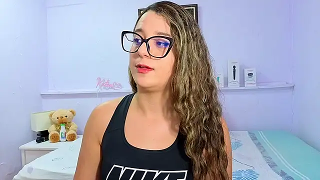 Snapshot of katiaa_lovv chatting on 10/23/25, 12:04 katiaa lovv online show from 10/23/25, 12:04