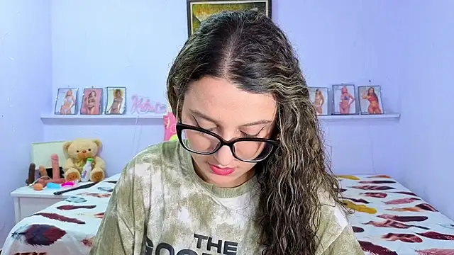 Snapshot of katiaa_lovv chatting on 11/07/25, 11:54 katiaa lovv online show from 11/07/25, 11:54