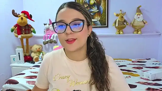 Snapshot of katiaa_lovv chatting on 11/18/25, 11:47 katiaa lovv online show from 11/18/25, 11:47