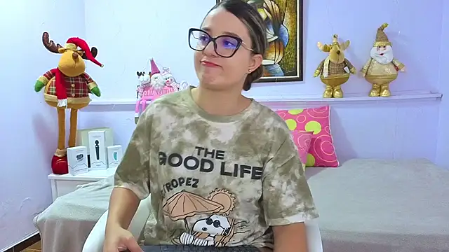 Snapshot of katiaa_lovv chatting on 11/23/25, 12:27 katiaa lovv online show from 11/23/25, 12:27