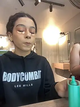 ChloeRosses online show from 04/17/26, 05:49