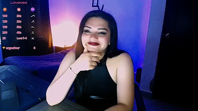 zoe barclay online show from 10/13/25, 01:55