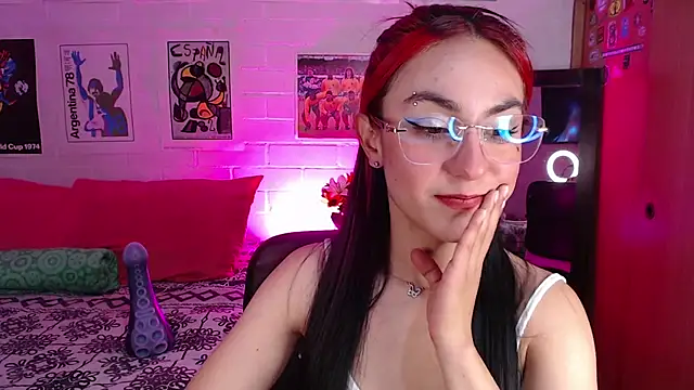 Snapshot of Amy66 chatting on 07/05/26, 07:26 Amy66 online show from 07/05/26, 07:26
