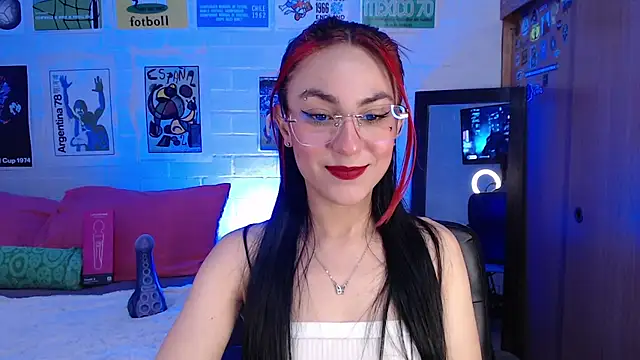 Snapshot of Amy66 chatting on 07/08/26, 11:04 Amy66 online show from 07/08/26, 11:04