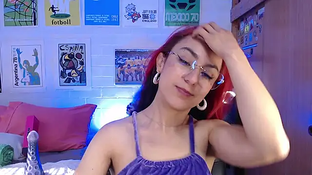 Snapshot of Amy66 chatting on 07/10/26, 01:03 Amy66 online show from 07/10/26, 01:03