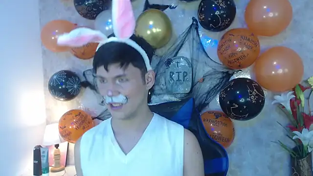 Aaron Foxxx online show from 10/25/25, 01:40