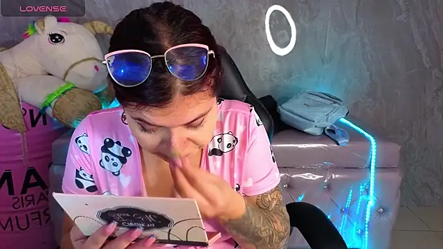 draviana a  online show from 02/19/26, 03:02