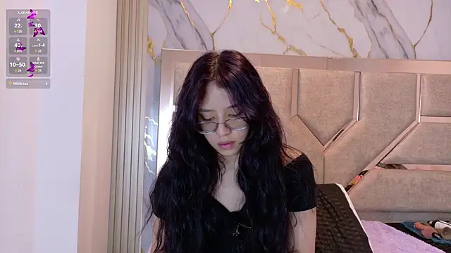 Abrilmirren online show from 04/23/26, 11:20