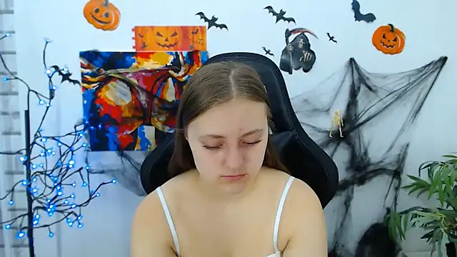 Snapshot of ArinaBelle chatting on 10/23/25, 02:44 ArinaBelle online show from 10/23/25, 02:44