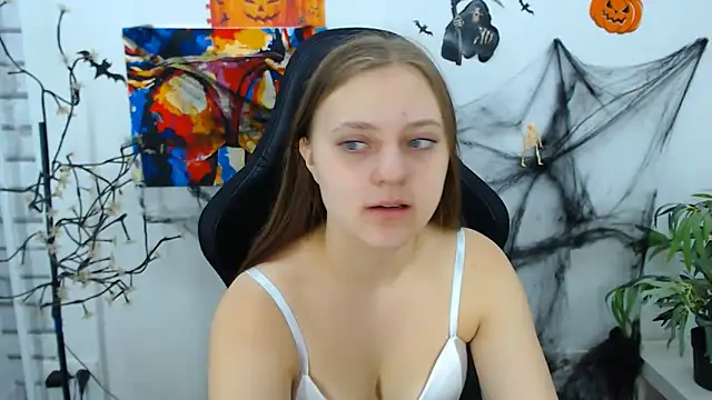 Snapshot of ArinaBelle chatting on 10/25/25, 12:23 ArinaBelle online show from 10/25/25, 12:23