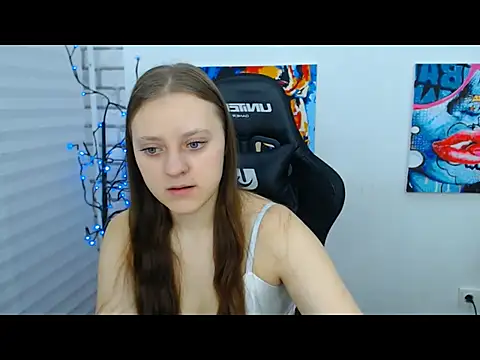 Snapshot of ArinaBelle chatting on 12/14/25, 12:16 ArinaBelle online show from 12/14/25, 12:16