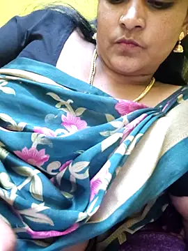 navyasree143 online show from 10/22/25, 04:40