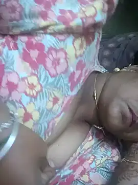 navyasree143 online show from 11/28/25, 03:58