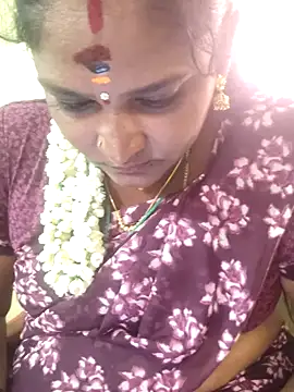 navyasree143 online show from 04/19/26, 11:09