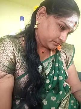 navyasree143 online show from 04/21/26, 04:41