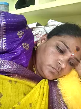 navyasree143 online show from 04/23/26, 11:42