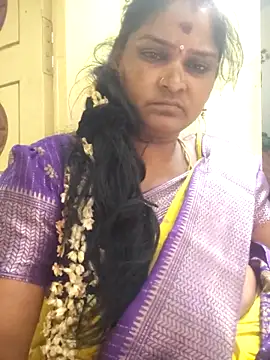 navyasree143 online show from 04/23/26, 12:29