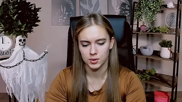 JuneWoods online show from 11/08/25, 11:43