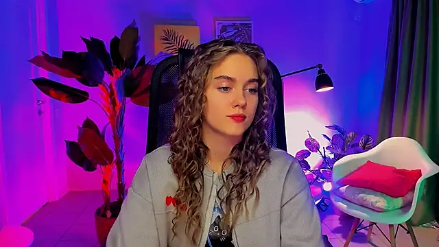 JuneWoods online show from 11/22/25, 10:25