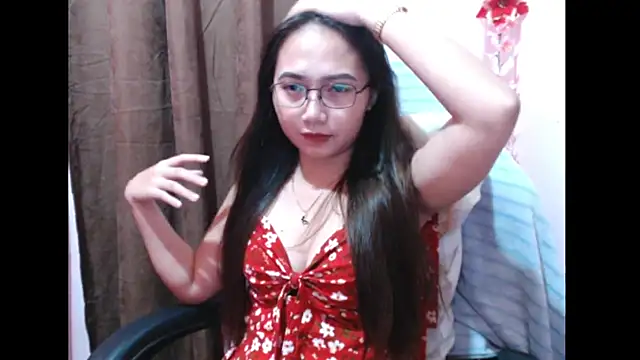 Snapshot of pinayscarlet chatting on 10/04/25, 02:31 pinayscarlet online show from 10/04/25, 02:31
