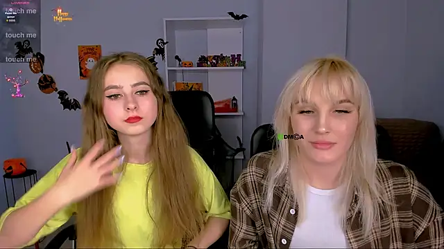 rebecca smile online show from 10/31/25, 09:38