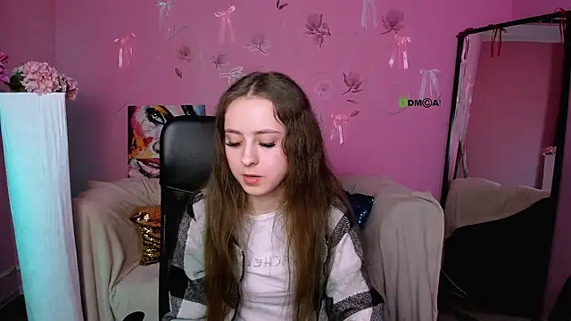 rebecca smile online show from 04/20/26, 12:19