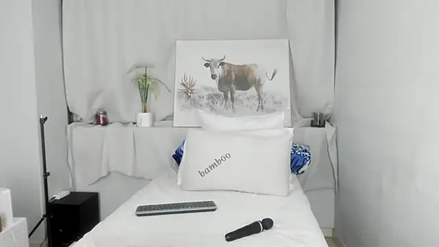 ConnieSmall24 online show from 10/06/25, 09:56