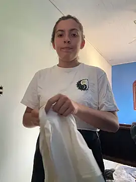 larj021bb online show from 04/16/26, 01:01