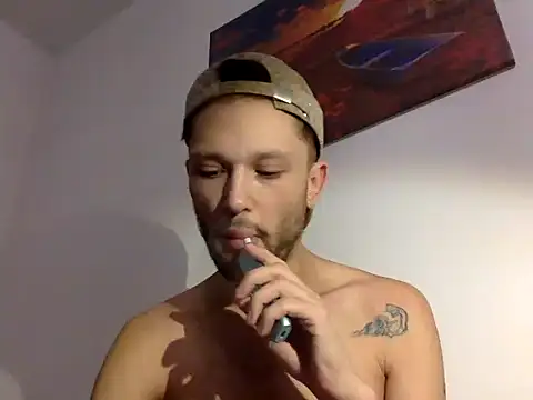 Snapshot of babykriss chatting on 10/25/25, 04:13 babykriss online show from 10/25/25, 04:13