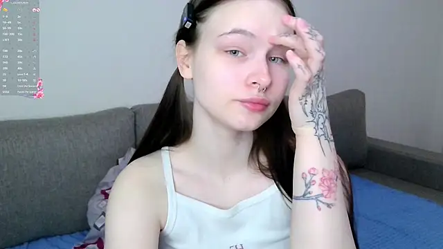 Snapshot of LolaVibe chatting on 02/27/26, 12:54 LolaVibe online show from 02/27/26, 12:54