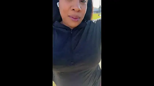 NeliaHexxen online show from 11/12/25, 06:19