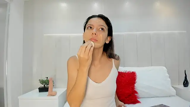 celestebellmont online show from 12/02/25, 12:32