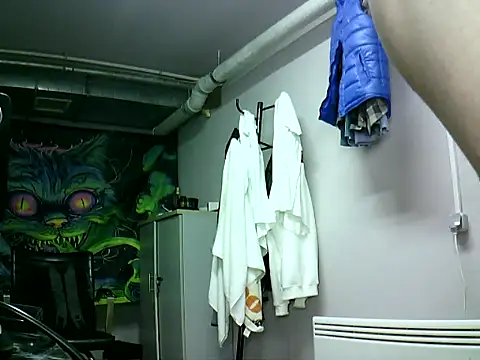 krerem online show from 10/23/25, 03:11