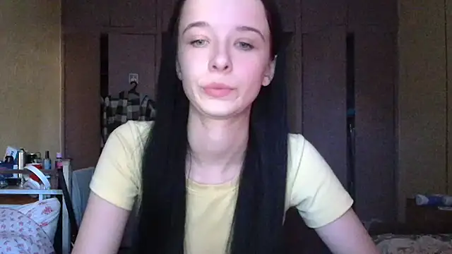 Snapshot of Emilia_Light chatting on 10/04/25, 05:49 Emilia Light online show from 10/04/25, 05:49