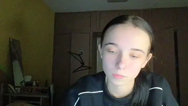 Snapshot of Emilia_Light chatting on 10/14/25, 06:52 Emilia Light online show from 10/14/25, 06:52