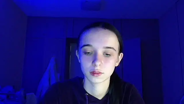 Emilia Light online show from 11/12/25, 07:35