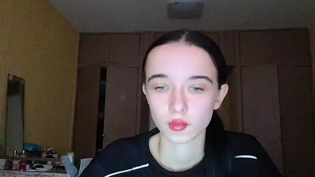 Emilia Light online show from 11/18/25, 07:35