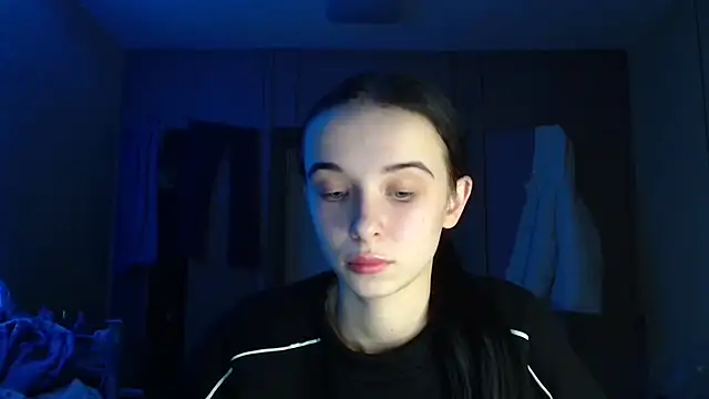 Emilia Light online show from 12/15/25, 04:44