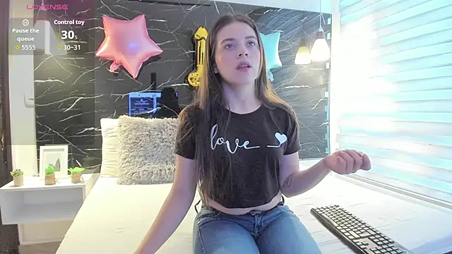 ZOE LE online show from 12/02/25, 11:37